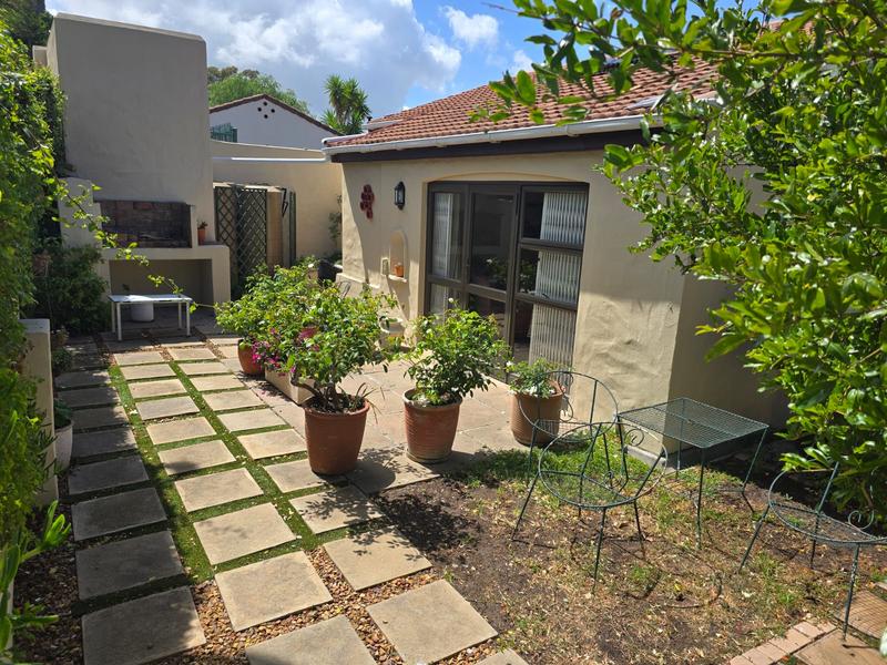 3 Bedroom Property for Sale in Heldervue Western Cape